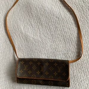 Authentic Louis Vuitton twin pochette bag